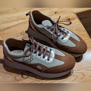 Size 41 Stylish Zerimar sneakers from Spain